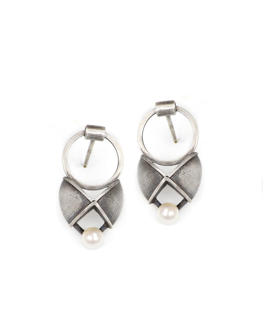 XO Earrings with Pearl