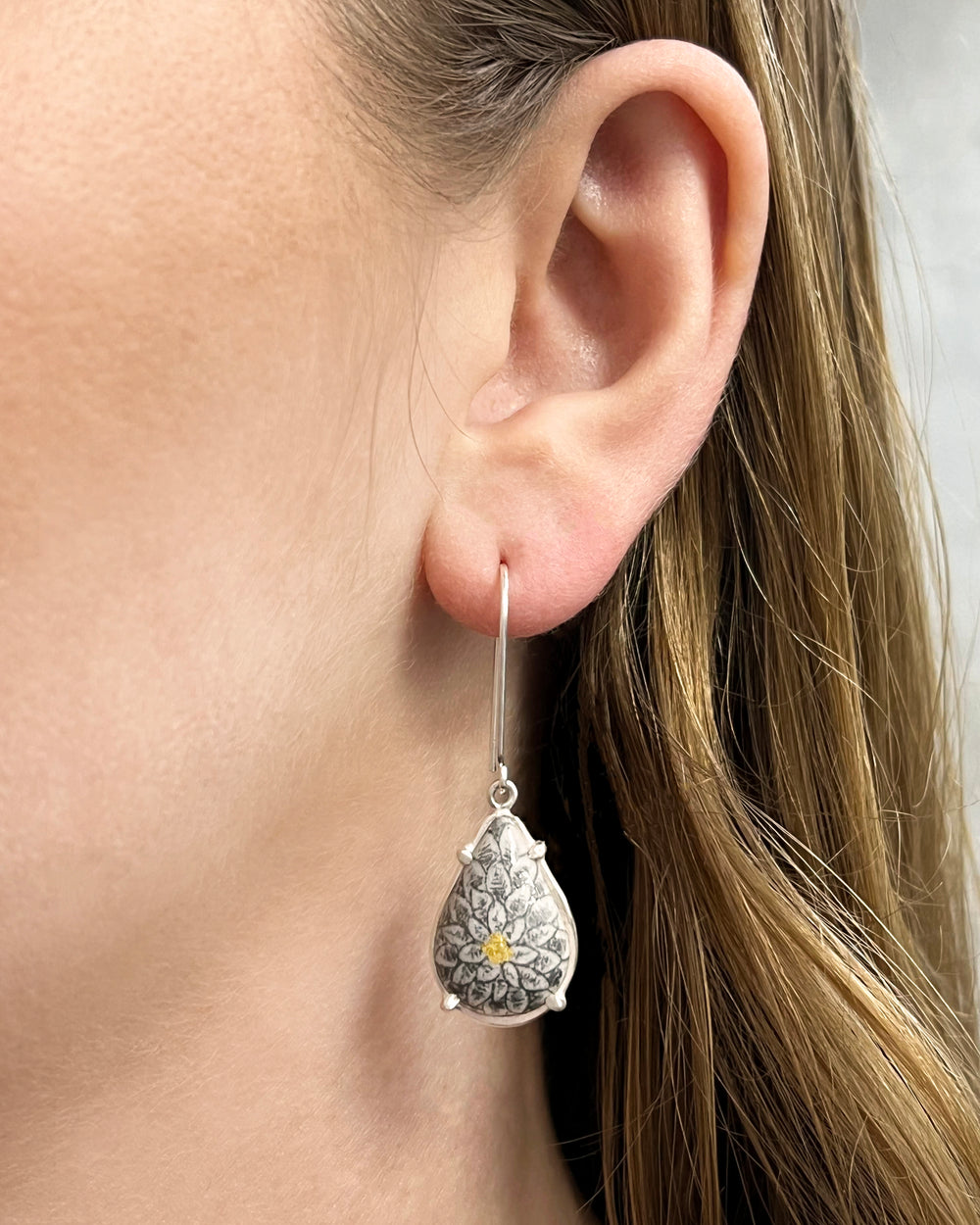 Teardrop Chrysanthemum Dangle earrings