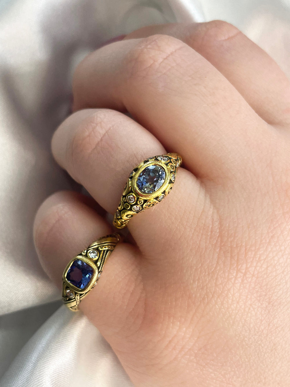 Oval Circle Sapphire Ring