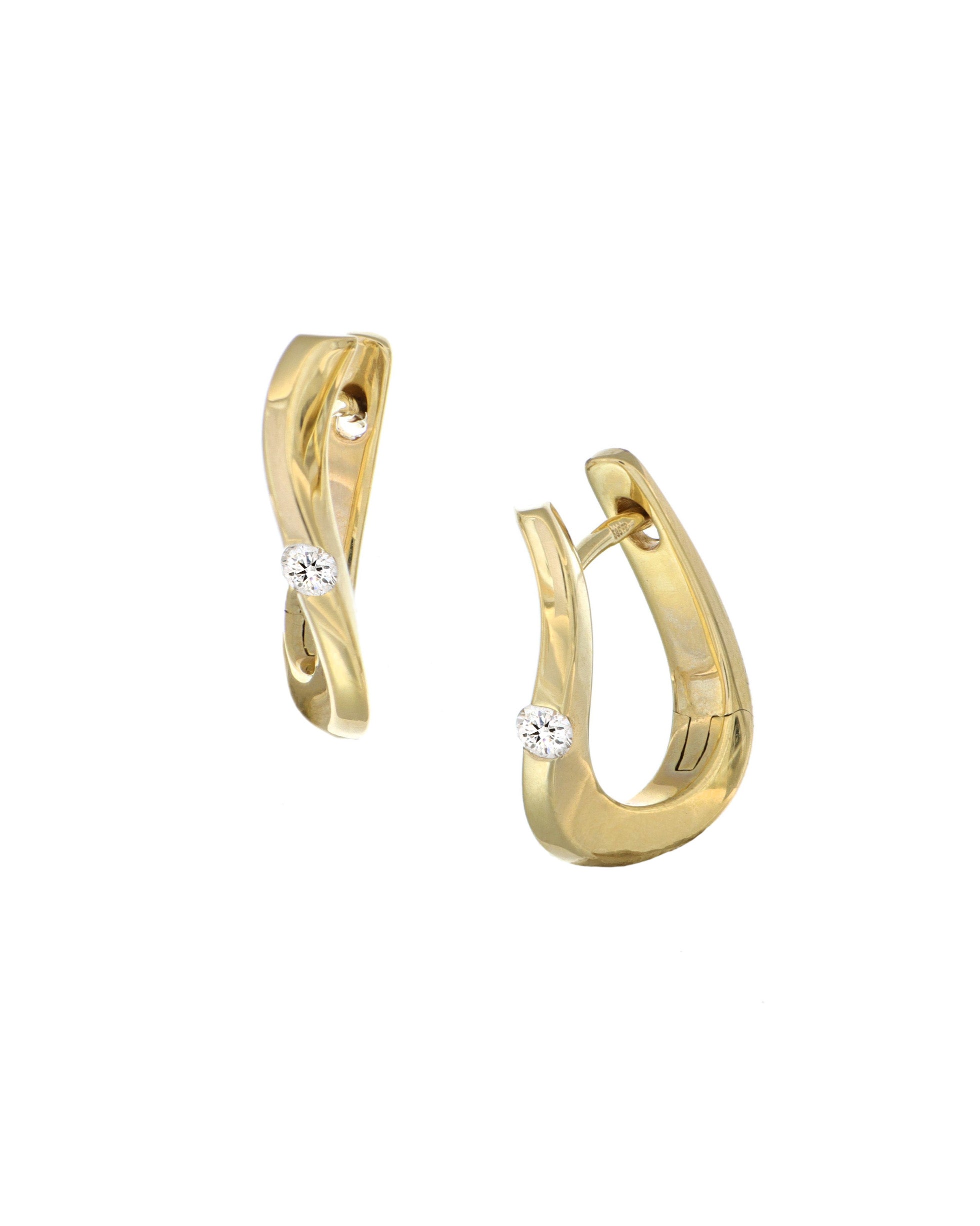 Wavy Hoops With Diamonds