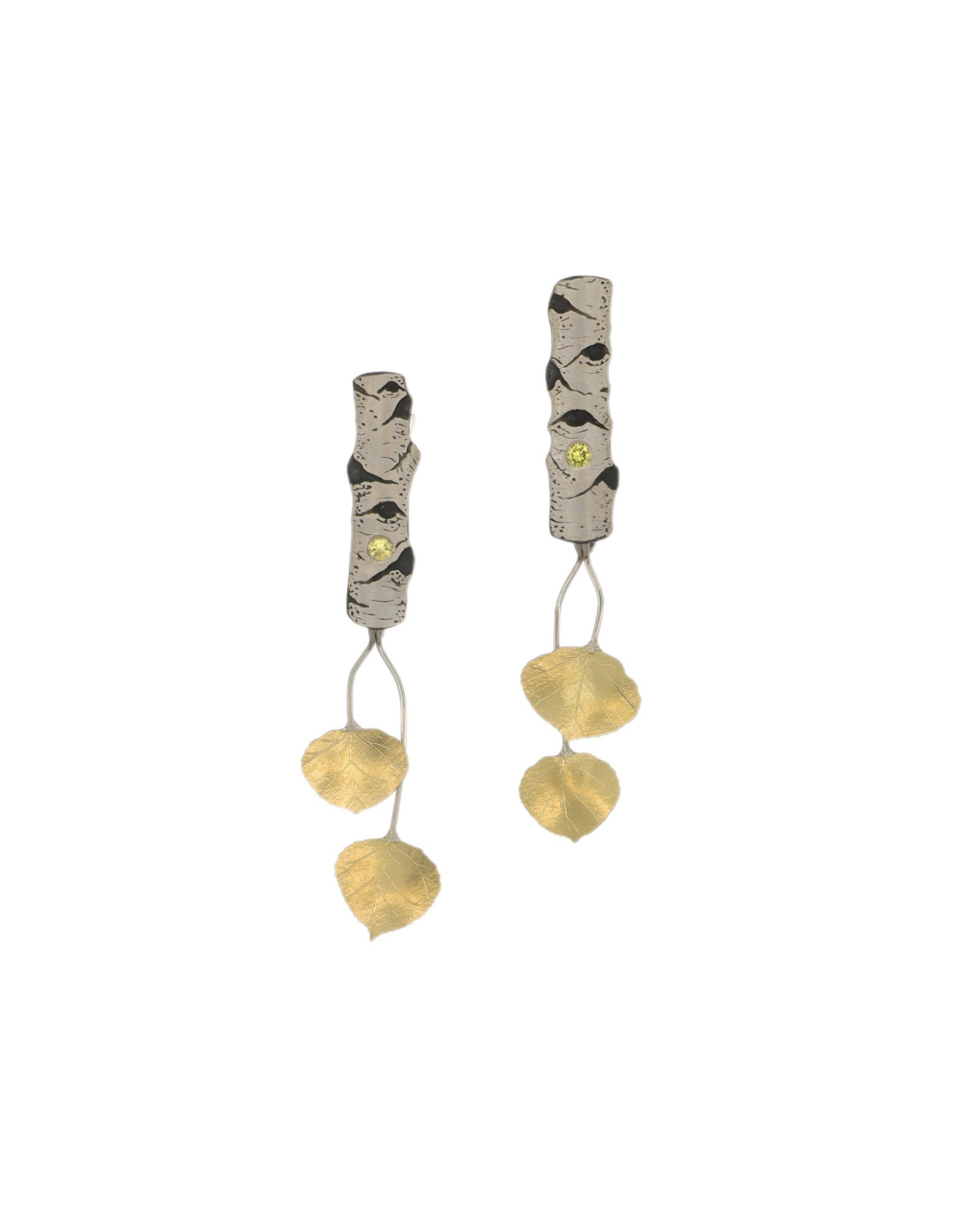 Aspen Allure earrings with leaves and sapphire