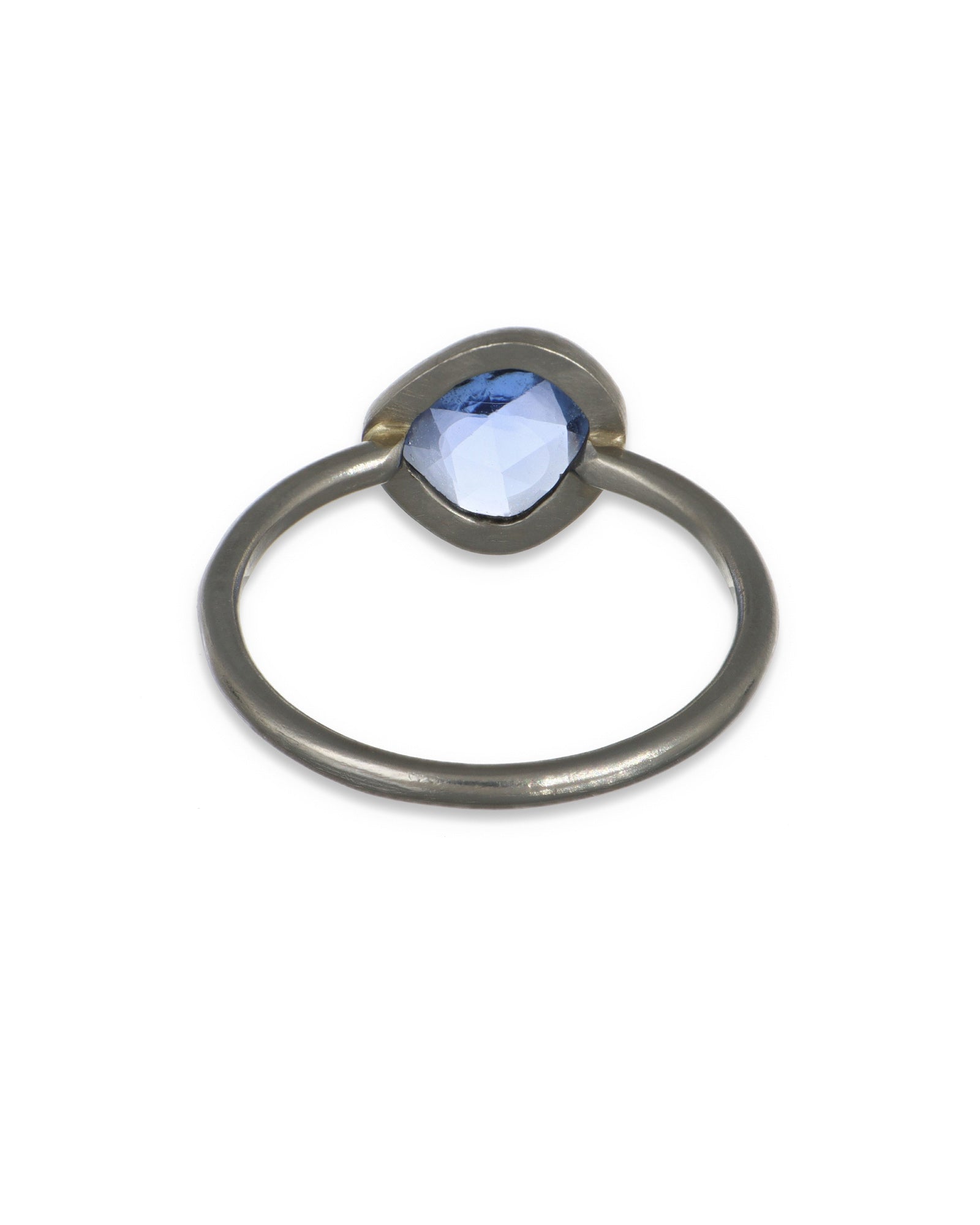 Faceted blue sapphire Ring