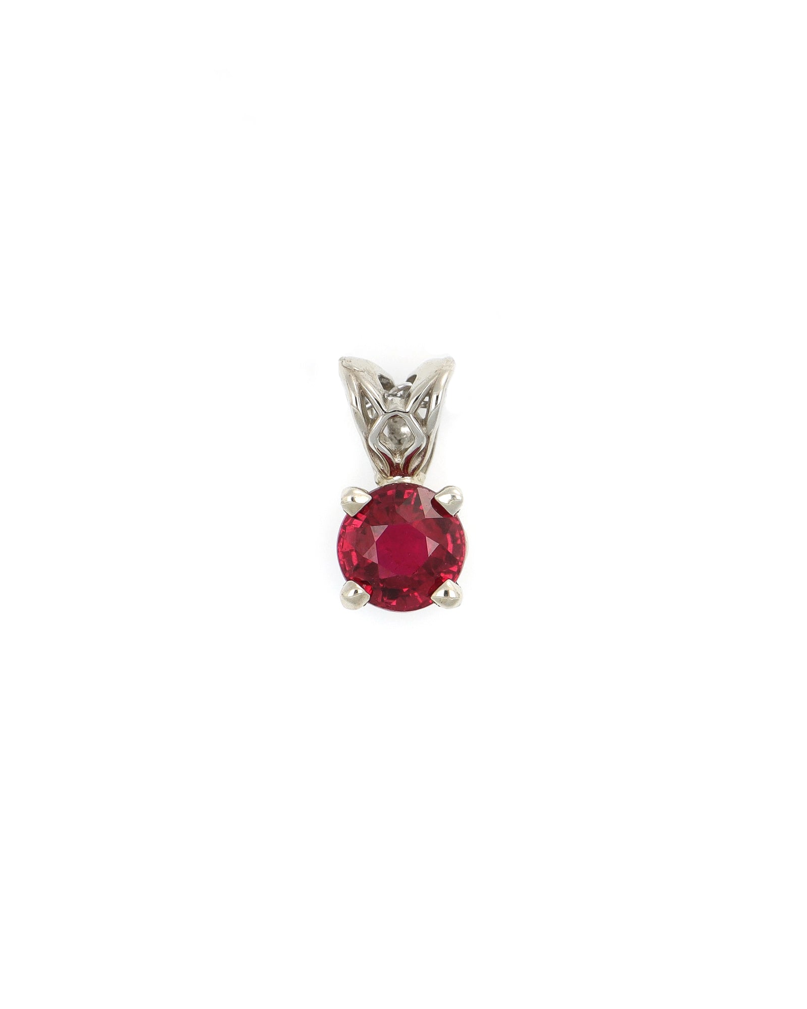 置物 Ruby Oval and Round Certified Ruby with 1/10 CT. T.W. Diamond