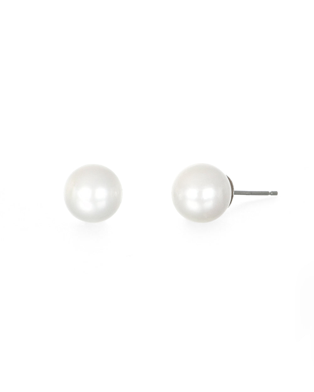 14kw 8.5mm Akoya Pearl Studs