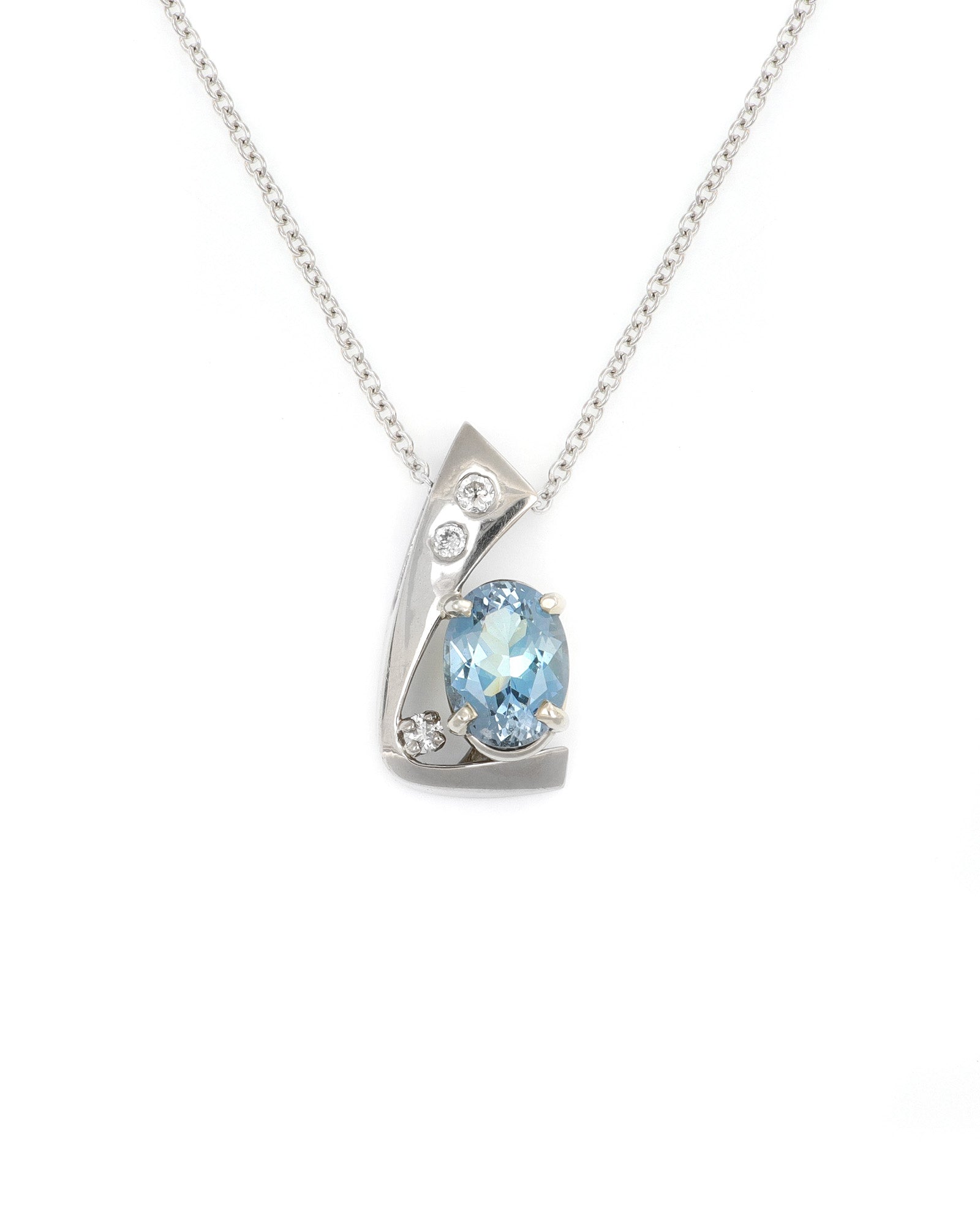 Aquamarine and Diamonds Pendant