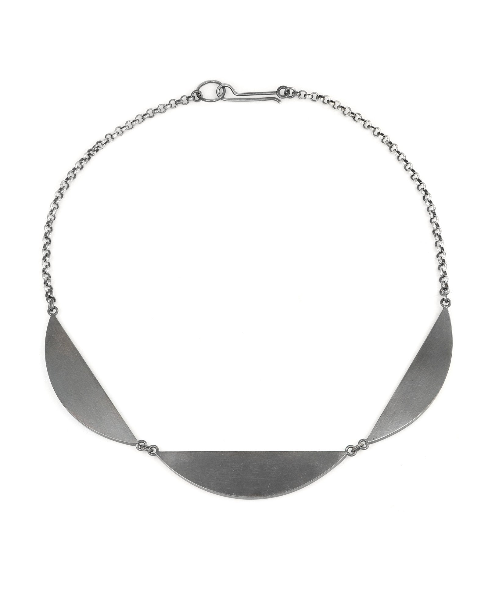 Small Scalloped Necklace