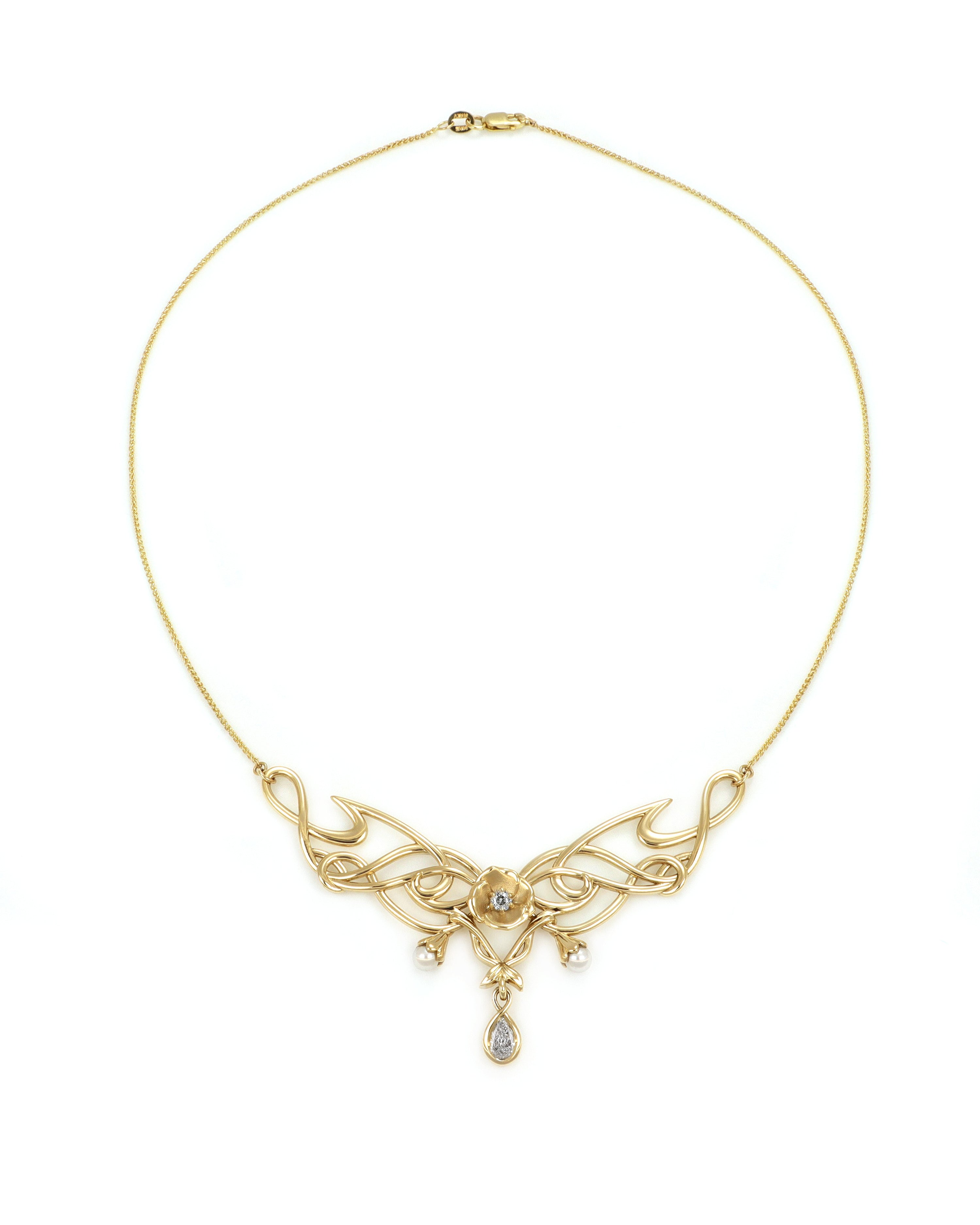 Le Petit Pétale Necklace