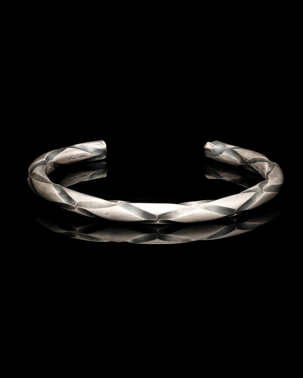 Riven Cuff