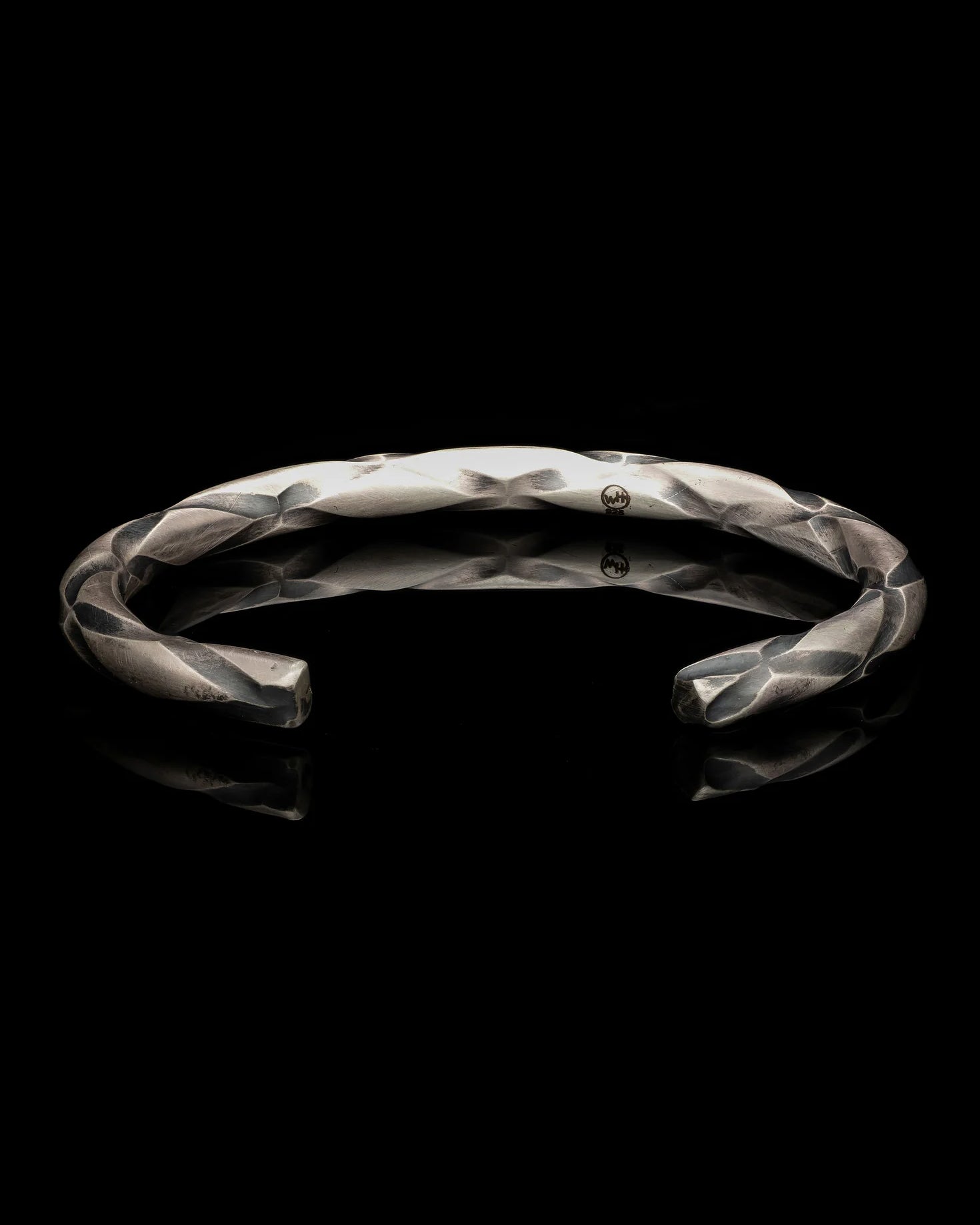 Riven Cuff