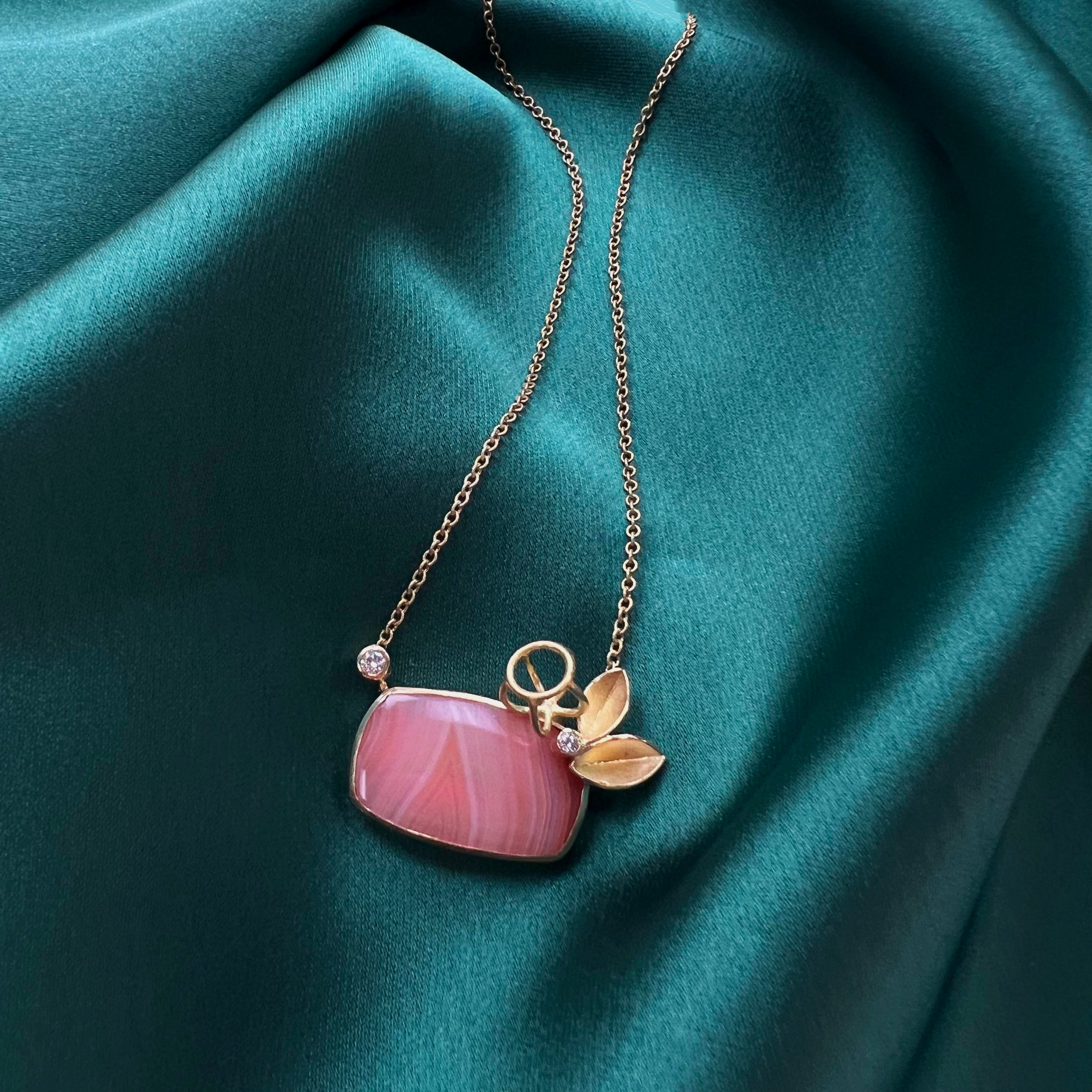 Carnelian and diamond Pendant