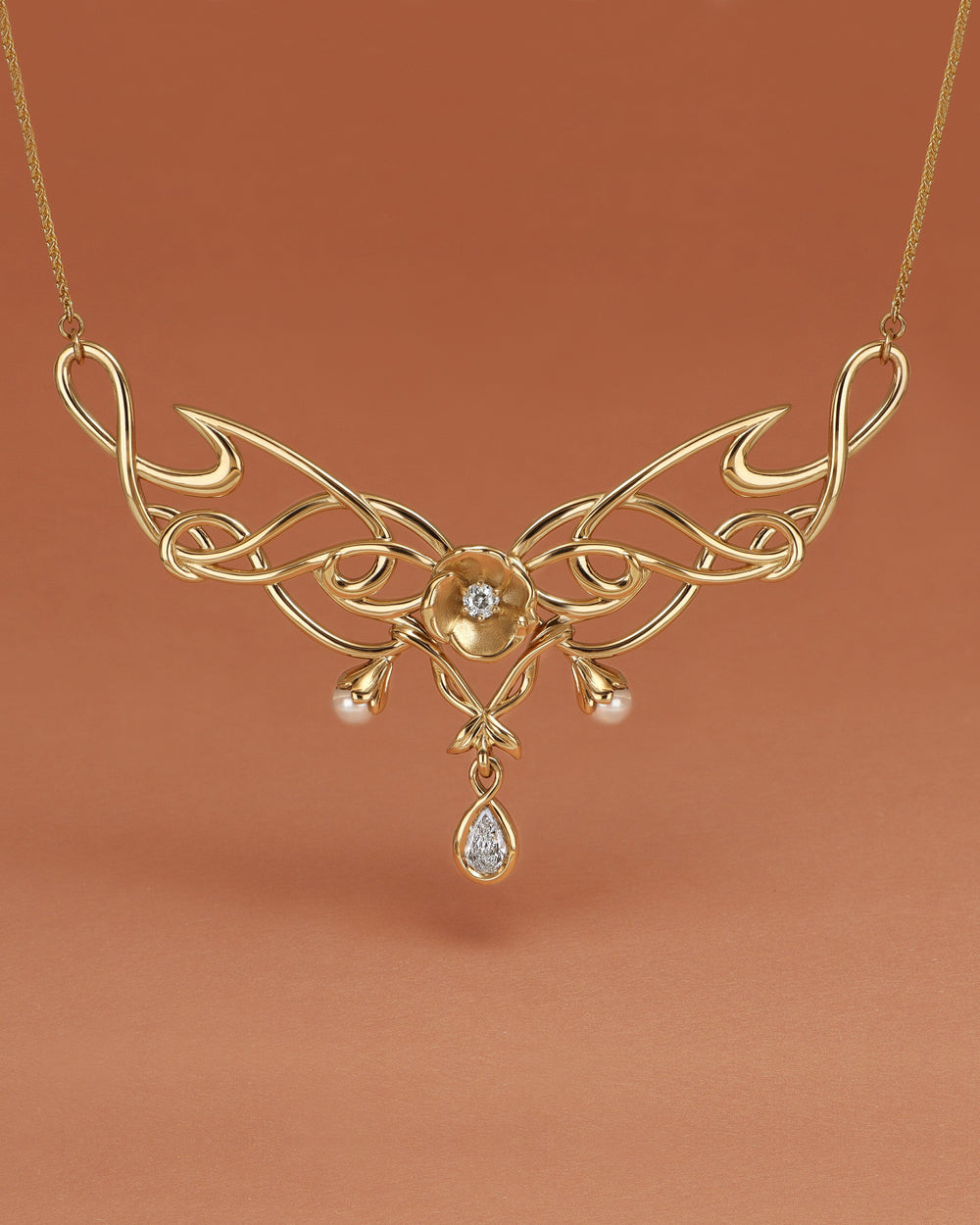Le Petit Pétale Necklace