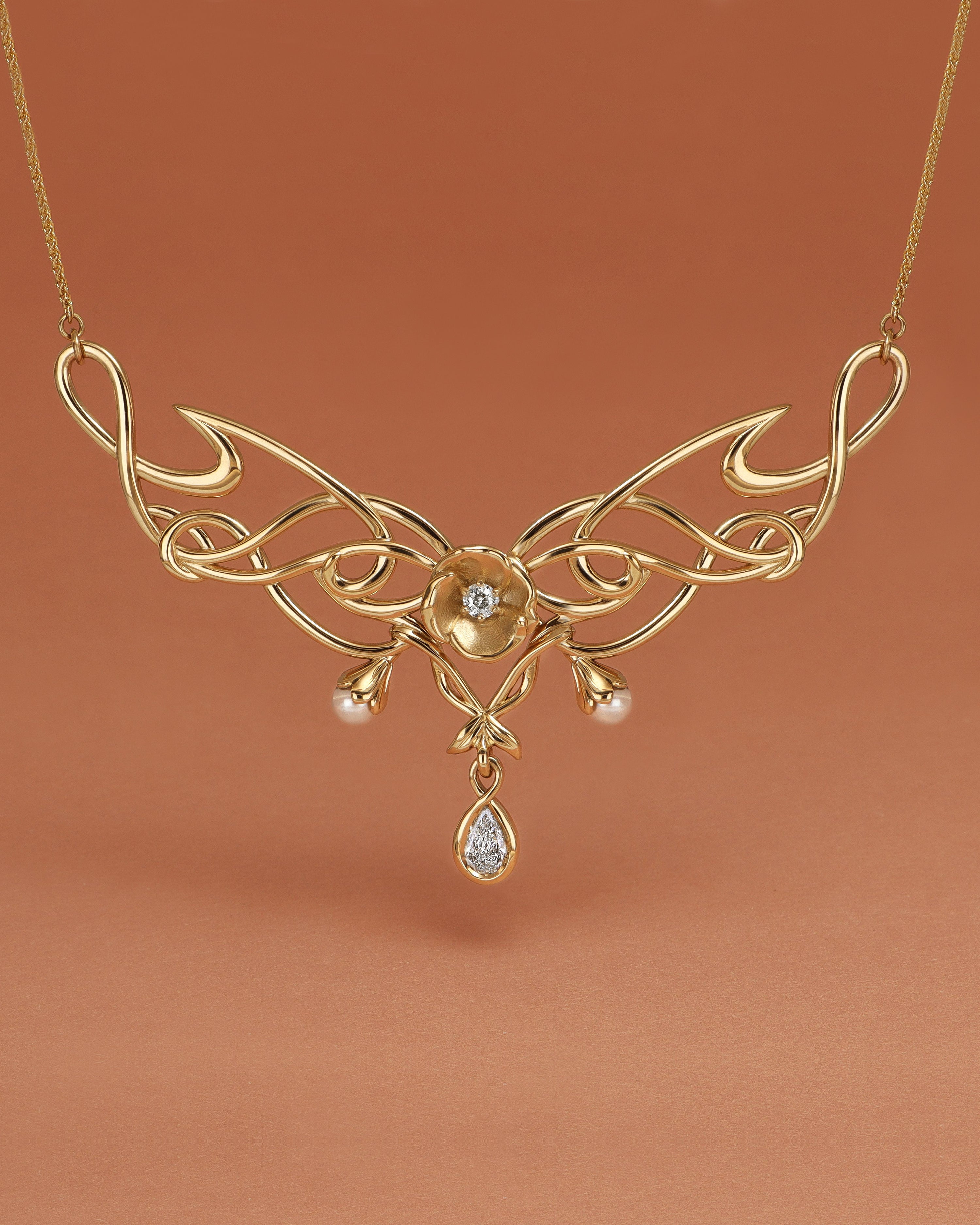 Le Petit Pétale Necklace