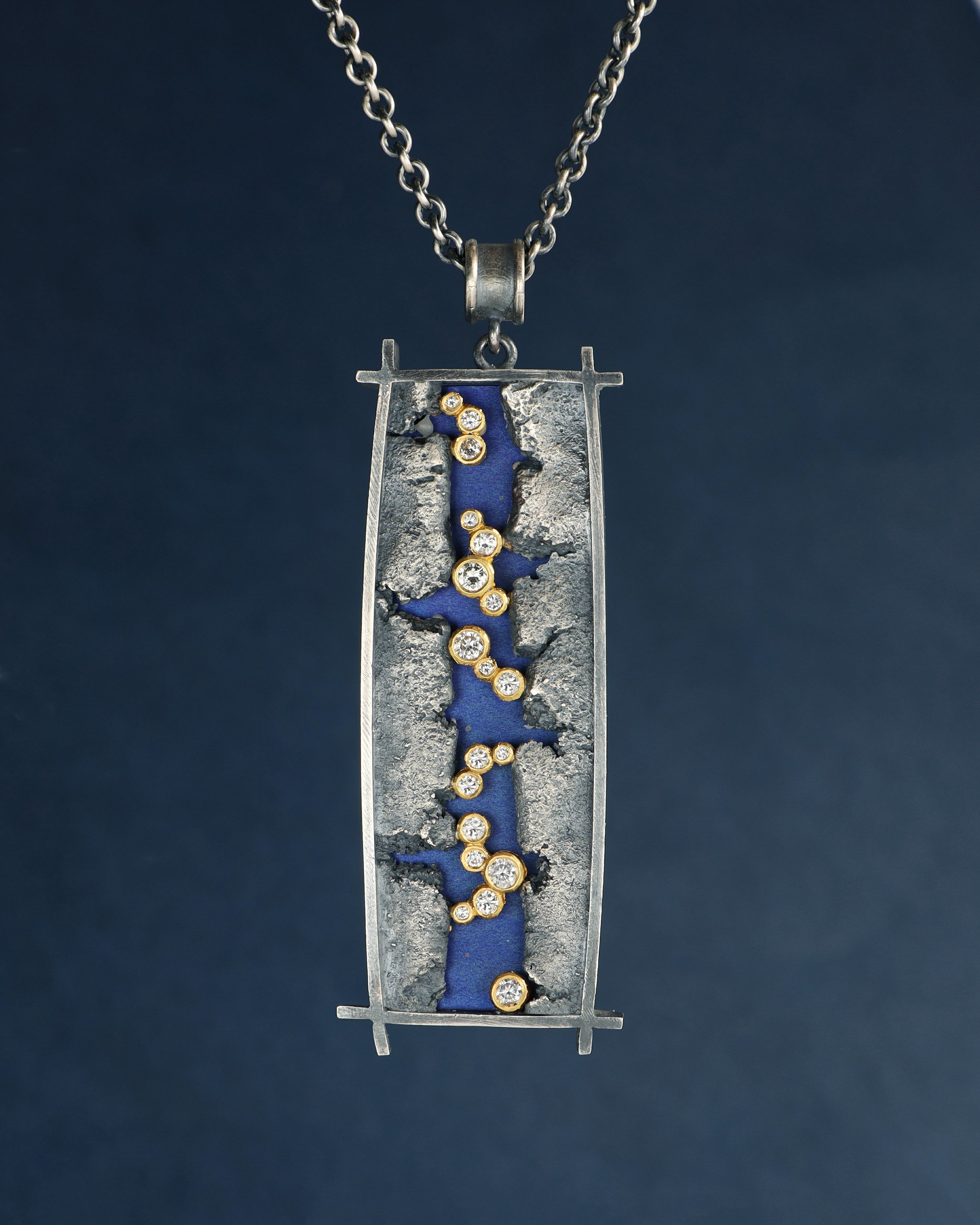 Talentum Vertical Pendant