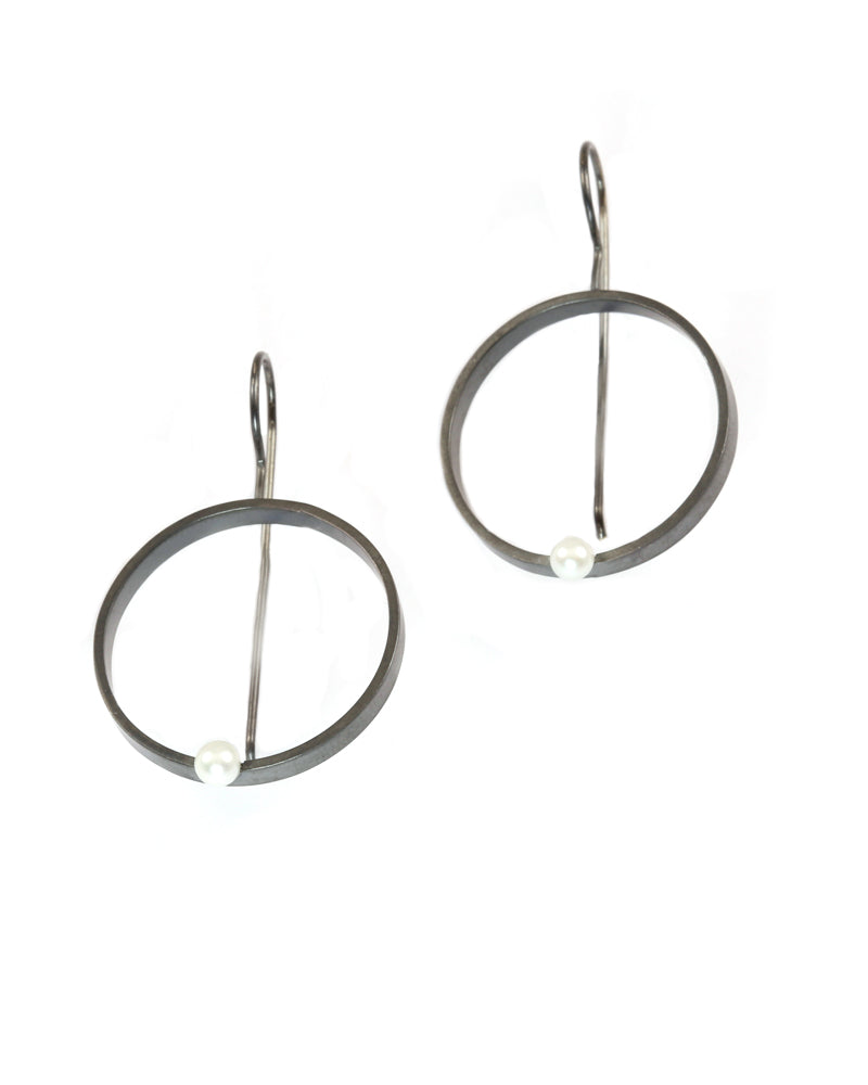 Circle earrings with Pearls